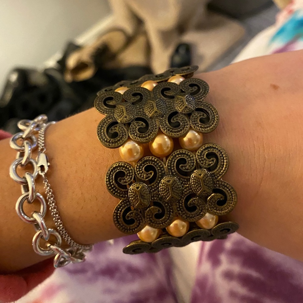 Chunky pearl bracelet